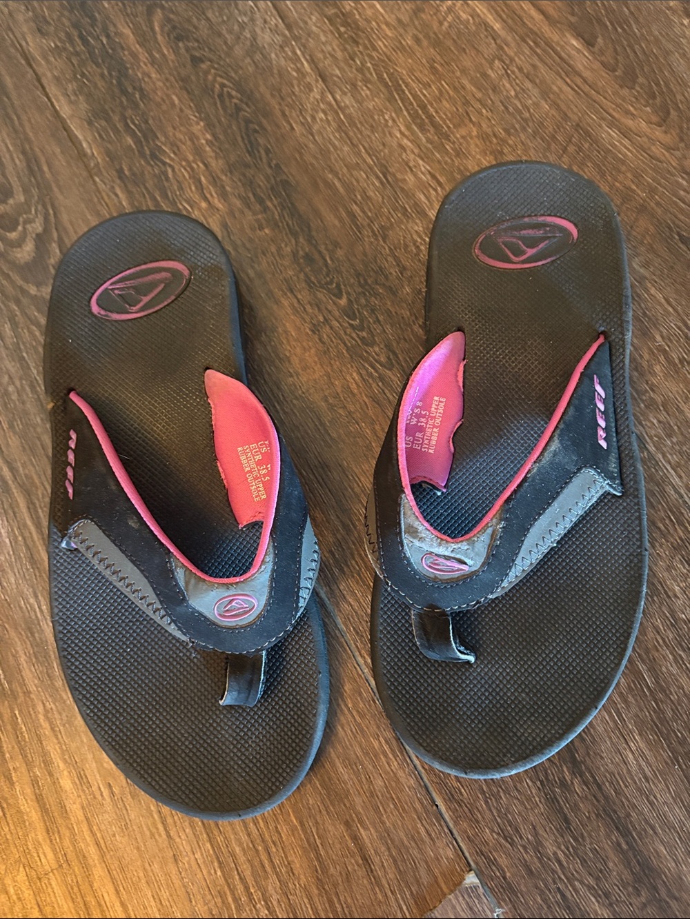Reef Women’s Black and Pink Flip Flop Sandals